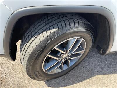 2017 Jeep Grand Cherokee Limited   - Photo 13 - Phoenix, AZ 85009