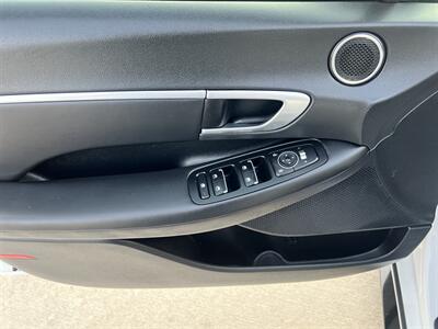 2021 Hyundai SONATA SEL   - Photo 11 - Phoenix, AZ 85009