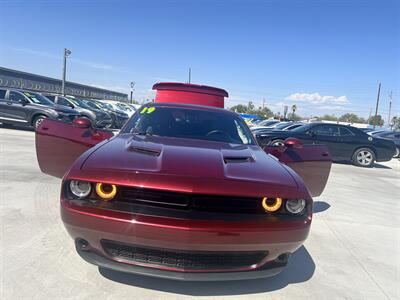 2019 Dodge Challenger SXT   - Photo 4 - Phoenix, AZ 85009