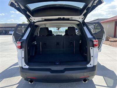 2018 Chevrolet Traverse LT Cloth - Photo 12 - Phoenix, AZ 85009