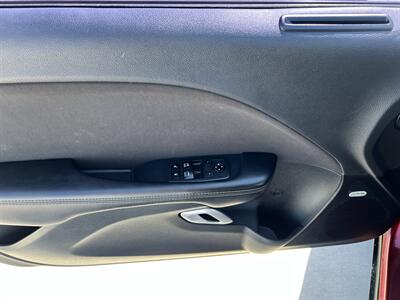 2018 Dodge Challenger SXT   - Photo 11 - Phoenix, AZ 85009