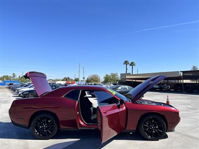 2018 Dodge Challenger SXT   - Photo 5 - Phoenix, AZ 85009