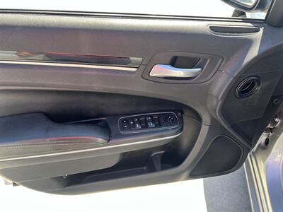 2021 Chrysler 300 S V6   - Photo 11 - Phoenix, AZ 85009