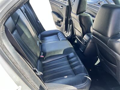 2021 Chrysler 300 S V6   - Photo 14 - Phoenix, AZ 85009
