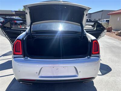 2021 Chrysler 300 S V6   - Photo 13 - Phoenix, AZ 85009