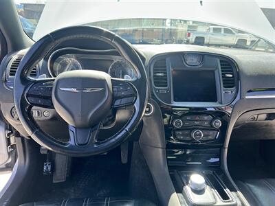 2021 Chrysler 300 S V6   - Photo 9 - Phoenix, AZ 85009