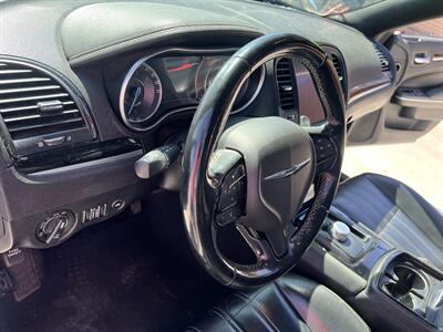 2021 Chrysler 300 S V6   - Photo 8 - Phoenix, AZ 85009