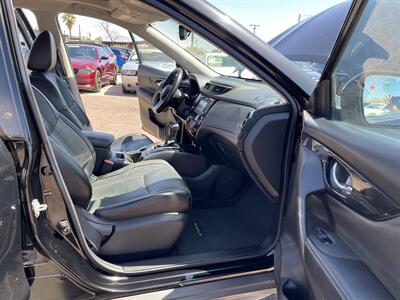 2017 Nissan Rogue SL   - Photo 8 - Phoenix, AZ 85009