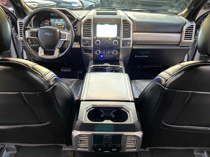 2018 Ford F-250 Super Duty Platinum photo 9