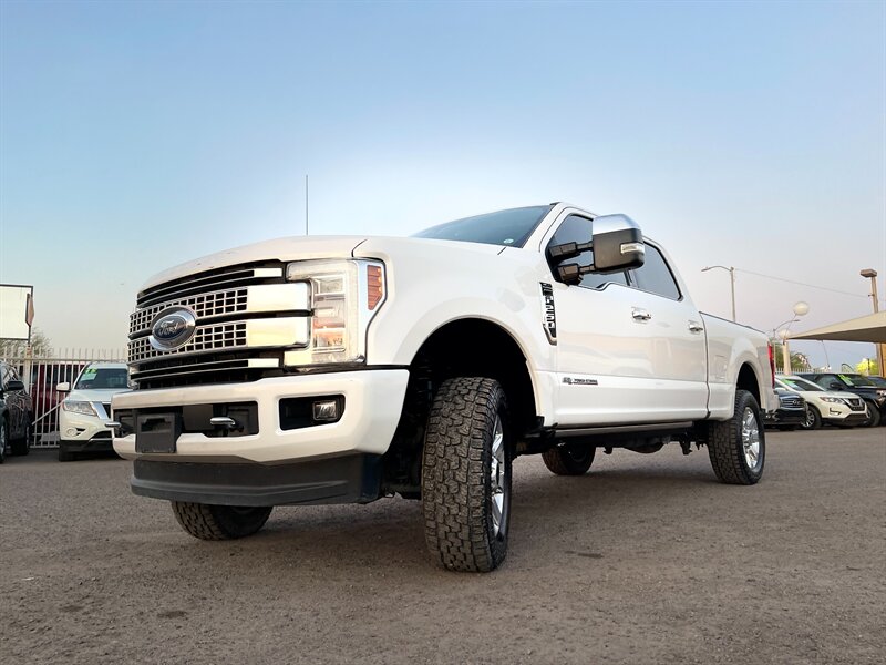 2018 Ford F-250 Super Duty Platinum photo 2