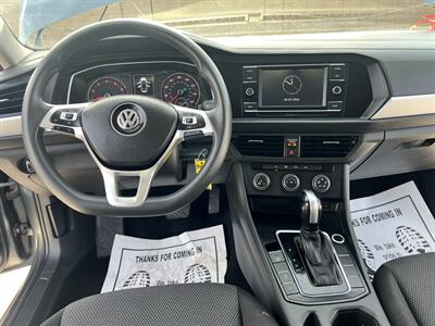 2021 Volkswagen Jetta R-Line   - Photo 9 - Phoenix, AZ 85009