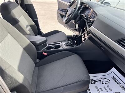 2021 Volkswagen Jetta R-Line   - Photo 14 - Phoenix, AZ 85009