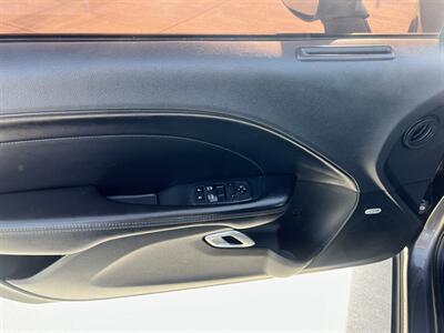 2018 Dodge Challenger R/T Plus   - Photo 10 - Phoenix, AZ 85009