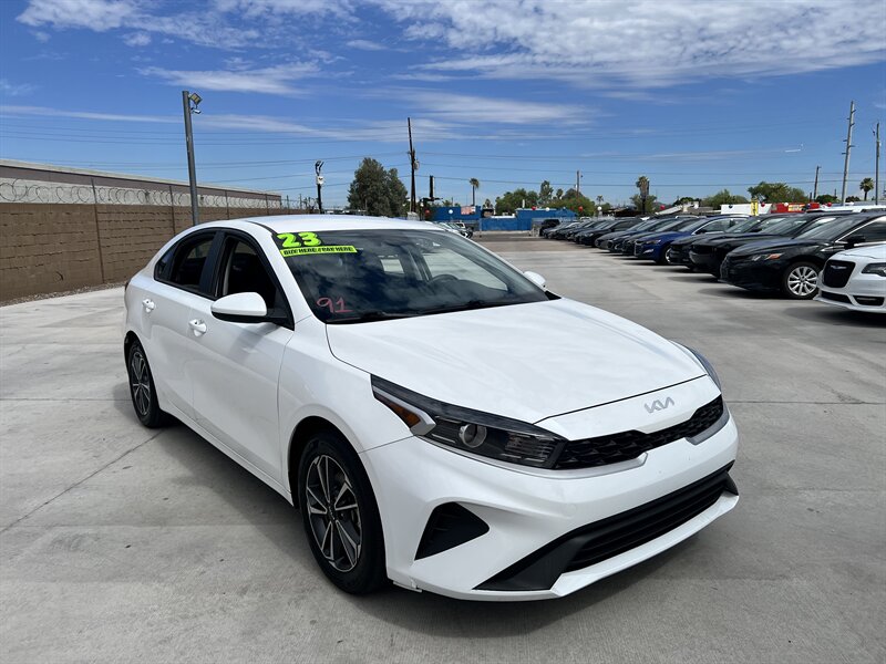 2023 Kia Forte LXS  