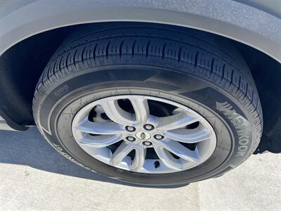 2020 Ford Explorer   - Photo 18 - Phoenix, AZ 85009
