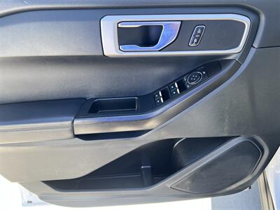 2020 Ford Explorer   - Photo 11 - Phoenix, AZ 85009