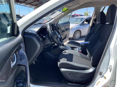 2018 Nissan Rogue SV   - Photo 5 - Phoenix, AZ 85009