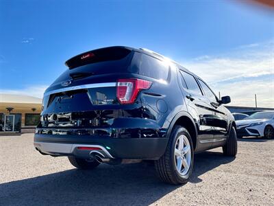 2017 Ford Explorer XLT   - Photo 4 - Phoenix, AZ 85009