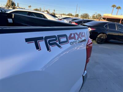 2017 Toyota Tacoma SR5 V6   - Photo 13 - Phoenix, AZ 85009