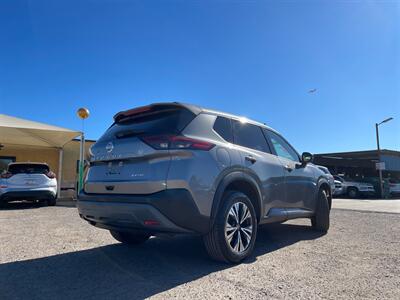2021 Nissan Rogue SV   - Photo 4 - Phoenix, AZ 85009
