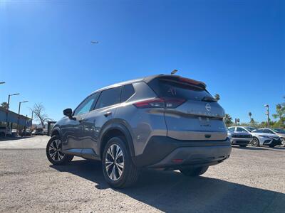 2021 Nissan Rogue SV   - Photo 3 - Phoenix, AZ 85009