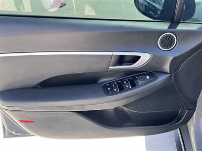 2021 Hyundai SONATA SE   - Photo 11 - Phoenix, AZ 85009