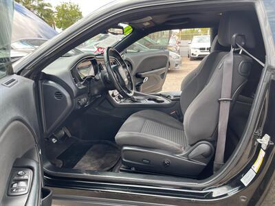 2018 Dodge Challenger SXT   - Photo 5 - Phoenix, AZ 85009