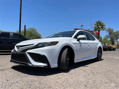 2021 Toyota Camry SE   - Photo 2 - Phoenix, AZ 85009