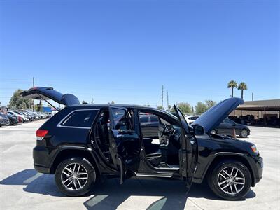 2017 Jeep Grand Cherokee Limited   - Photo 5 - Phoenix, AZ 85009