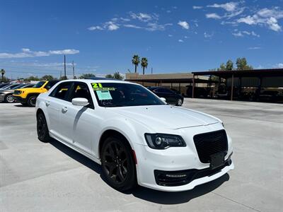 2021 Chrysler 300 S V8   - Photo 1 - Phoenix, AZ 85009