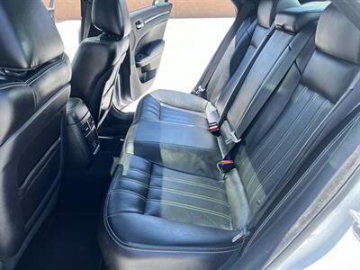 2021 Chrysler 300 S V8   - Photo 14 - Phoenix, AZ 85009