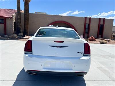 2021 Chrysler 300 S V8   - Photo 3 - Phoenix, AZ 85009