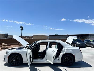 2021 Chrysler 300 S V8   - Photo 6 - Phoenix, AZ 85009