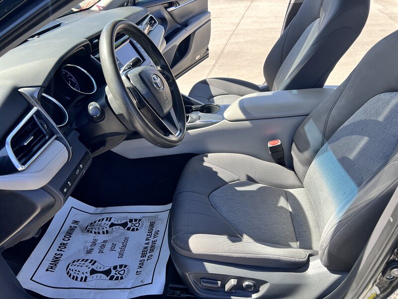 2018 Toyota Camry LE - Photo 7