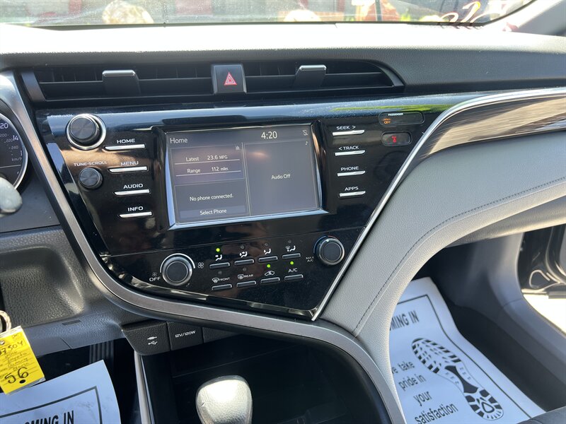 2018 Toyota Camry LE - Photo 9