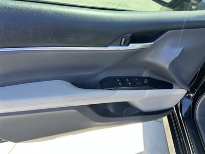 2018 Toyota Camry LE - Photo 11 - Phoenix, AZ 85009