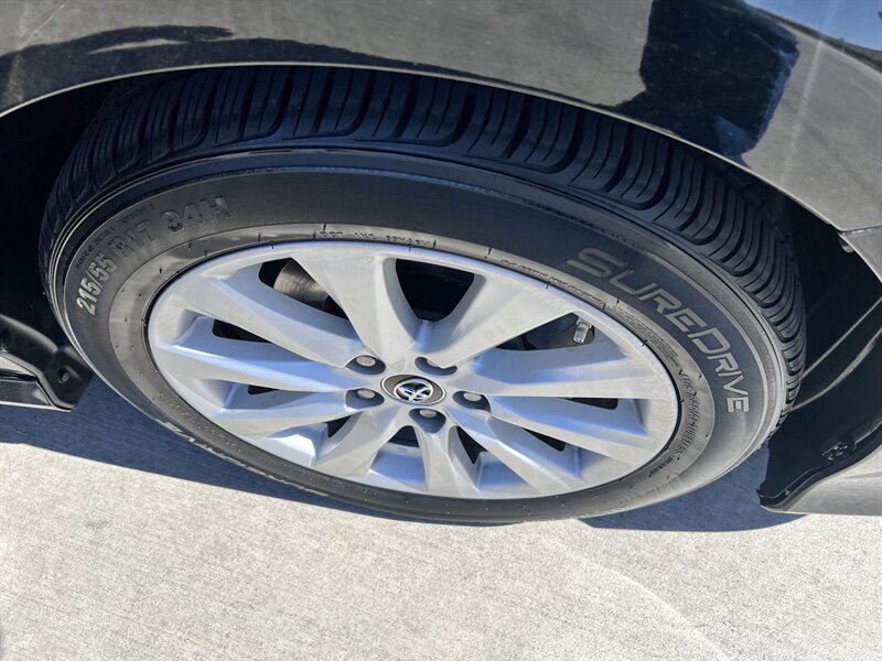 2018 Toyota Camry LE - Photo 17