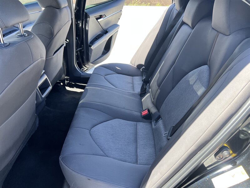 2018 Toyota Camry LE - Photo 12