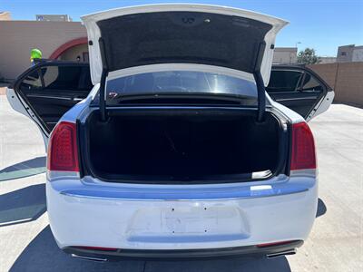 2017 Chrysler 300 C - Photo 13 - Phoenix, AZ 85009