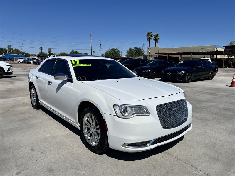 2017 Chrysler 300 C   - Photo 1 - Phoenix, AZ 85009