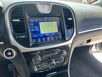 2017 Chrysler 300 C - Photo 9 - Phoenix, AZ 85009