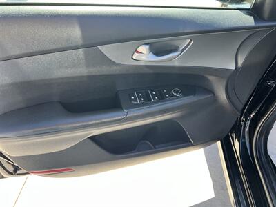 2020 Kia Forte LXS   - Photo 11 - Phoenix, AZ 85009