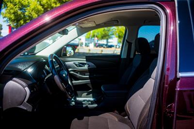 2019 Chevrolet Traverse LT Cloth w/1LT   - Photo 54 - Albuquerque, NM 87114