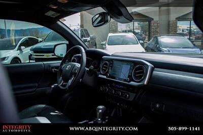 2023 Toyota Tacoma Limited V6   - Photo 26 - Albuquerque, NM 87114