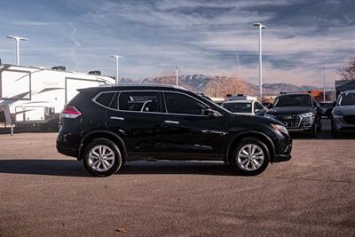 2016 Nissan Rogue SV   - Photo 8 - Albuquerque, NM 87114