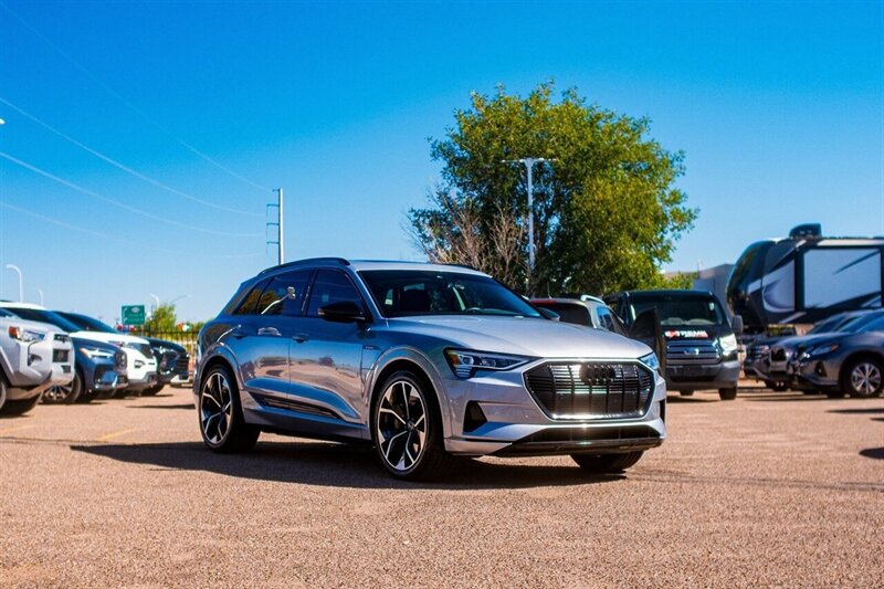 2022 Audi e-tron Premium quattro  