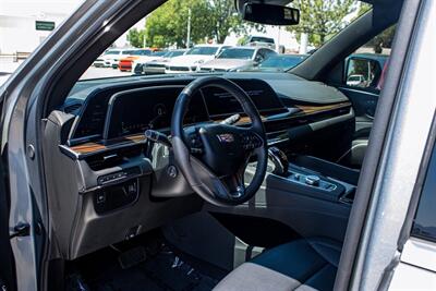 2024 Cadillac Escalade Luxury   - Photo 12 - Albuquerque, NM 87114