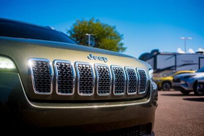 2021 Jeep Cherokee Latitude Plus   - Photo 9 - Albuquerque, NM 87114