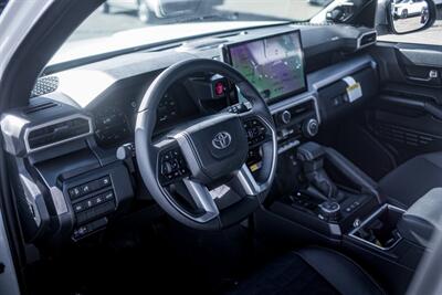 2025 Toyota 4Runner TRD Off-Road Premium   - Photo 13 - Albuquerque, NM 87114