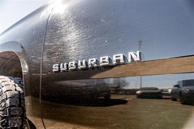 2019 Chevrolet Suburban LT   - Photo 10 - Albuquerque, NM 87114
